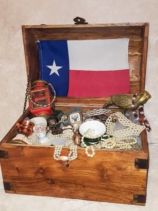 Lonestar Timeless Treasures logo