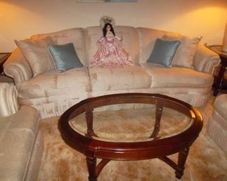 clean sofa, 2 chairs, oval coffee table