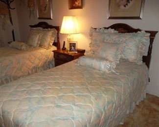 2 twin mattress sets