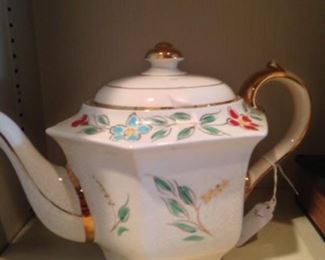 Sadler teapot - made in England - 1958