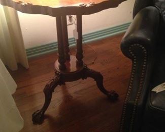 Vintage 3-leg side table