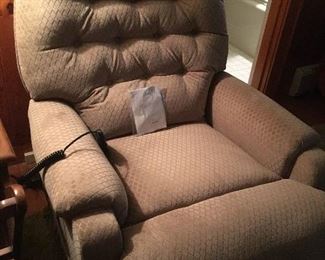 Lift recliner new