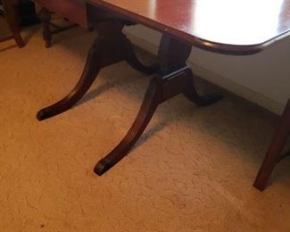 Queene Anne dropleaf table