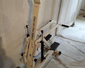 One-on-one step trainer exercise machine
