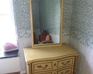 Vintage henredon mirrored dresser