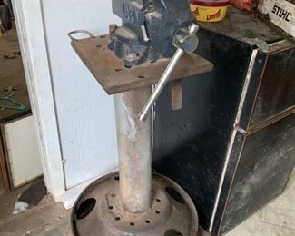 Large Vice with Stand ;)