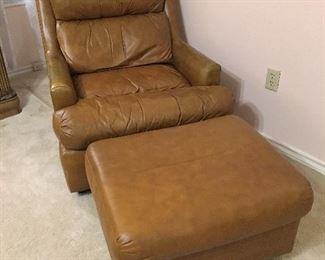 DREXEL LEATHER LOUNGER WITH OTTOMAN.