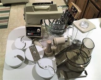 LARGE LIKE NEW OSTER KITCHEN CENTER INCLUDING BLENDER, MIXER, FOOD PROCESSOR AND MORE!