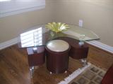 End Table w/roll out stool