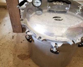 Vintage  American Pressure cooker, several different sizes