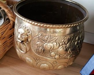 Brass Lion Head Pot