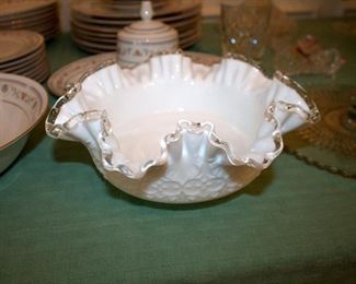Fenton "Silver Crest / Spanish Lace" bowl