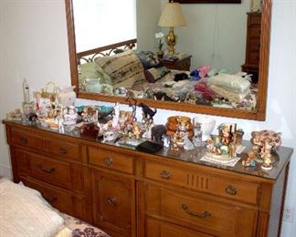 Kent Coffey "Sonno" bedroom set - full bed with mattress / boxsprings, nightstand, chest-of-drawers, and dresser with mirror