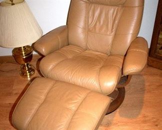 Palliser stressless chair and ottoman with golfing embroidery