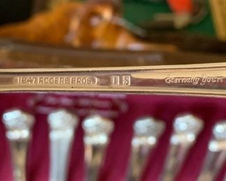 Rogers Bros Eternally Yours Plate Silverware Set