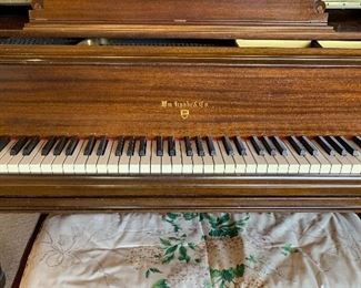 1940s Knabe Baby Grand Piano	37x55.5x 60in Long	HxWxD