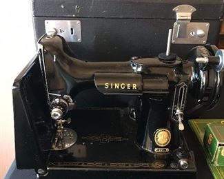 Singer Featherweight 221 with Case and Accessories	 