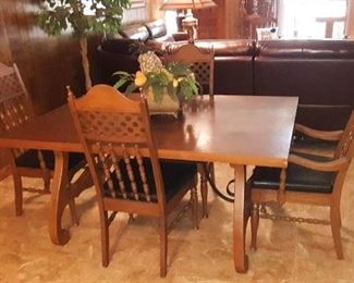 Solid Wood Dining Set with 1 leaf and 4 Chairs with Leather Seats