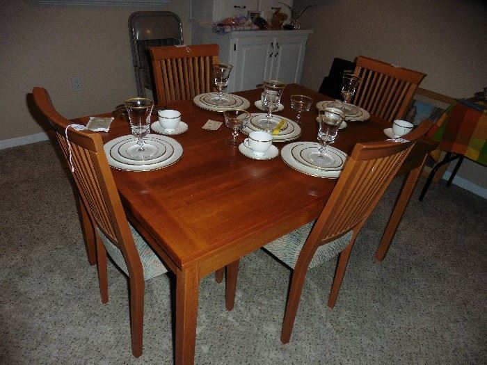 ·	Danish Modern Teak Table with 4 Chairs (Great Condition)