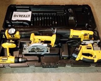 DeWalt 18V cordless five-tool set