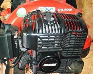 A closer look at the Echo leaf blower's engine