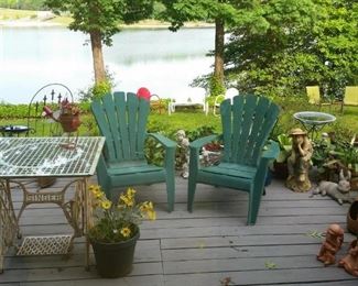 Outdoor furniture and lawn/garden ornaments