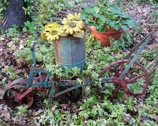 Antique single row planter