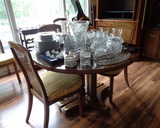 drexel table w/leaves, pads & 6 chairs