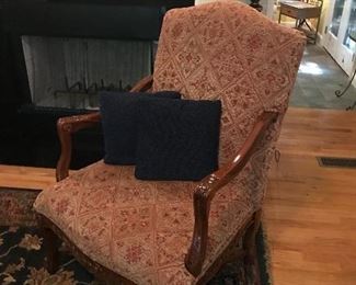 Occasional Upholstered Chair w/2 pillows