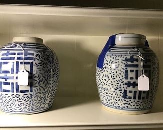 Asia urns 