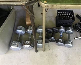 Assorted gym weights