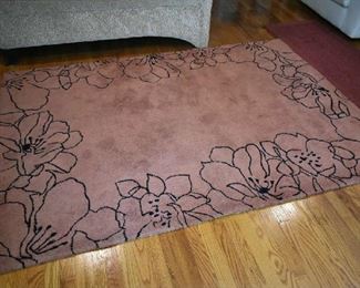 AREA RUG