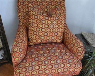 UPHOLSTERED CHAIR