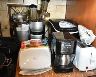 SMALL KITCHEN APPLIANCES 