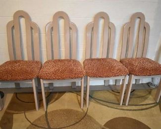 4 CHAIRS