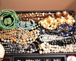COSTUME JEWELRY SETS