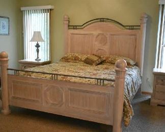 LEXINGTON KING BED