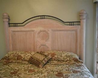 LEXINGTON HEADBOARD