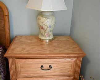 NIGHTSTAND, LAMP