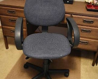 DESK CHAIR