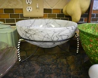 BLACK/WHITE BOWL