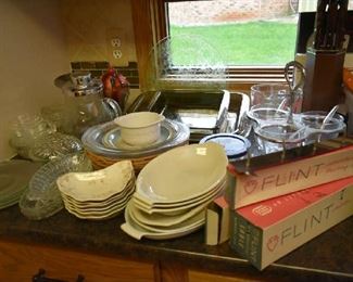 VINTAGE FLINT UTENSILS IN BOX W/WALL HANGER, KITCHENWARE