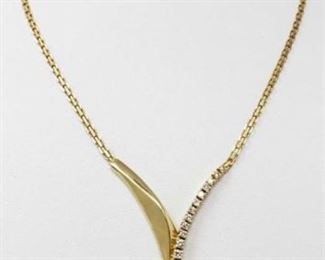 #160: 14k Gold Necklace with Diamond Pendent, 11.9g
Weighs approx 11.9g, chain measures approx 16", pendent measure approx 1.75"