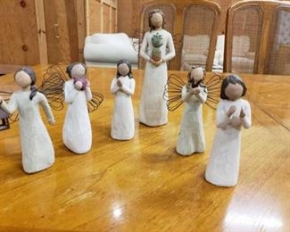 #1104: 6 Willow Tree Figurines
They are all hand panted and collectable.. measurements in Pictures