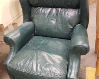 #1505: Recliner Green 41" Tall
Recliner Green 41" Tall