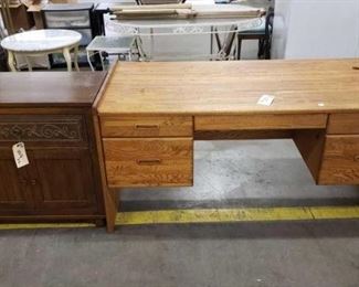 #1508: Mahogany Desk 62"×30"×30" and Small Media Center 30"×18"×30"
Mahogany Desk 62"×30"×30" and Small Media Center 30"×18"×30"