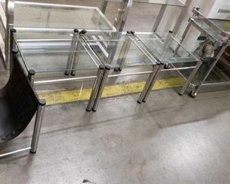 #1541: Roll Glass Shelved Cart, 2 Glass End Tables, and Magazine Holder
Roll Glass Shelved Cart, 2 Glass End Tables, and Magazine Holder
