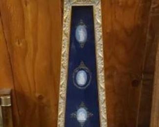 #1804: Vintage Hanging Wall Clock
Measures approx 40" x 13"