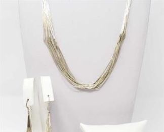 #201: .925 Sterling Silver Necklace, Earring and Bracelet Set, 45g
Combined weigh approx 45g, bracelet measures approx 7.5", necklace measures approx 24"