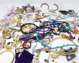 #223: Misc Costume Jewelry
Misc Costume Jewelry